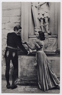 loumargi:-1937-Laurence-Olivier-as-Hamlet-and-Vivien-Leigh-as-Ophelia-in-Hamlet