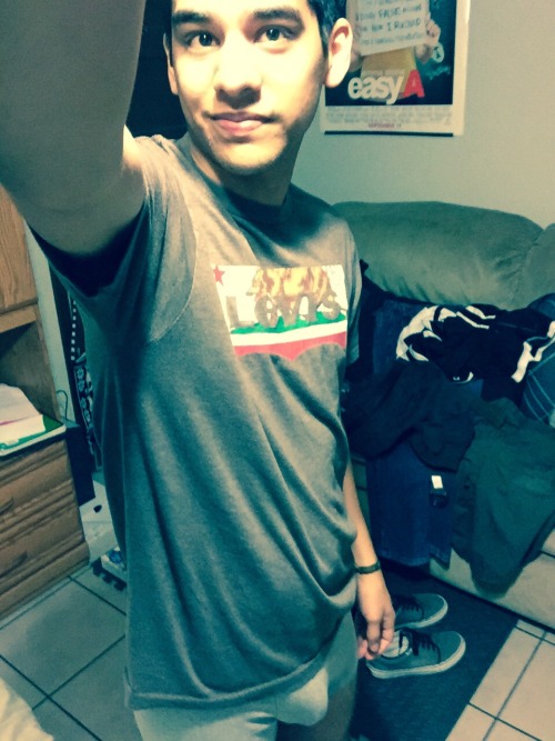 only0ctavi0:  only0ctavi0:  Up and almost ready lol  For some reason this picture uploaded really late. So late surprise I guess lol 