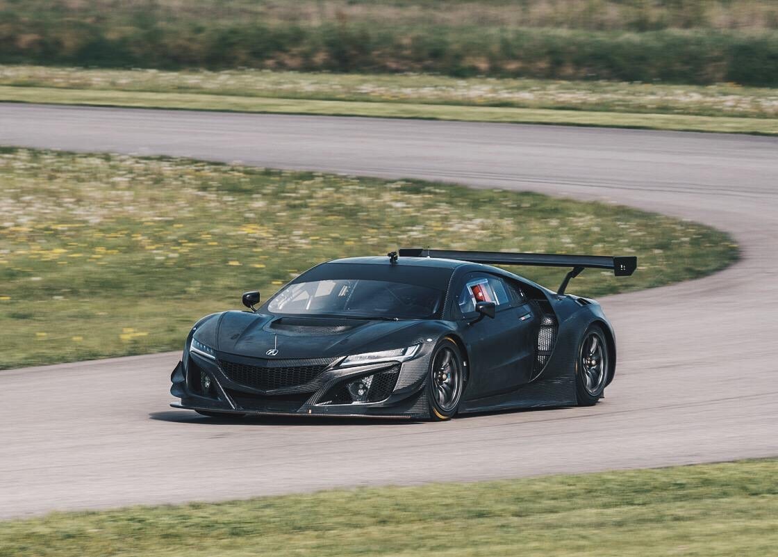classandcars:  Not gonna lie, this looks like a sleeker and slightly more hard lined