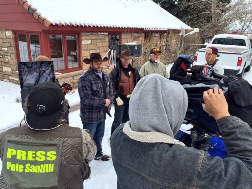 poltlfreakshow:BREAKING: Right-Wing Terrorist Ammon Bundy Addresses Media About Possibility of Viole