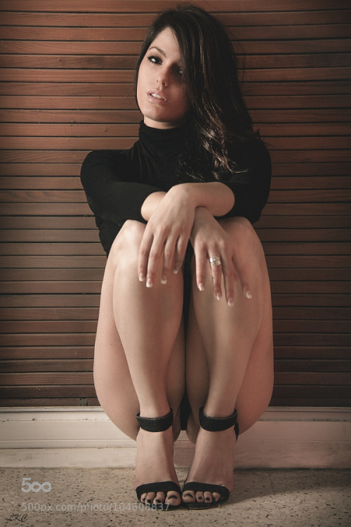online-fashion-trends:  Cynthia by LaurentKC