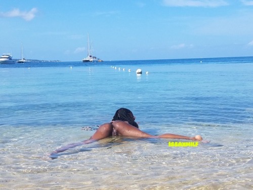 meatgod:  Jamaica 🇯🇲😘, she is enjoying my island, showing her amazing body, meatGod approved 