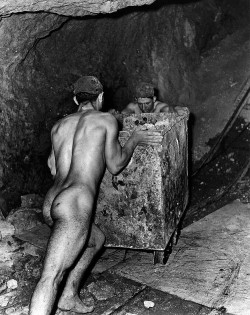 Ouryanos:  D-Ici-Et-D-Ailleurs ‘Solfatara, Sicilia, 1953’, Photo De Fulvio Roiter,