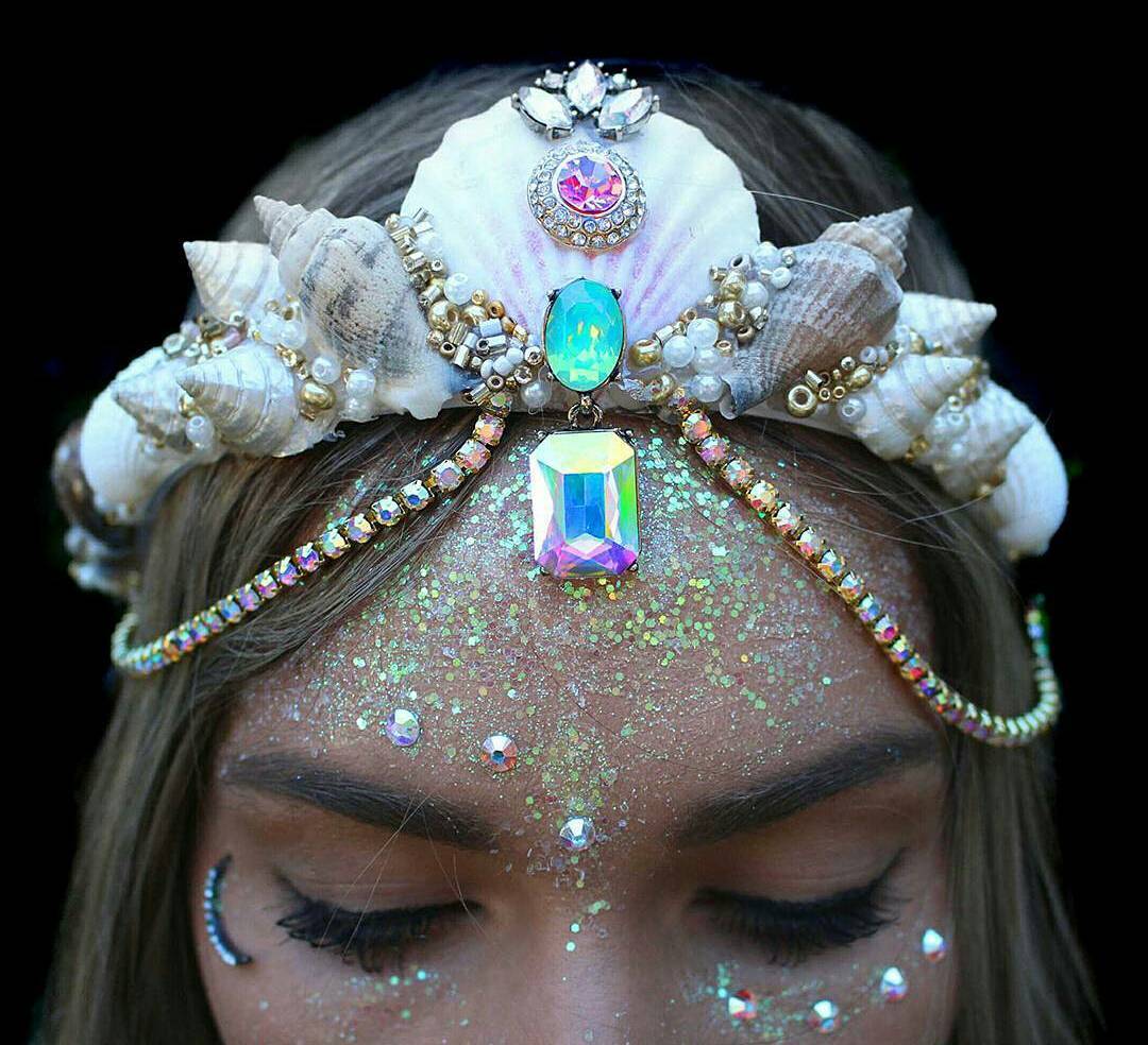 the-samhain-sister:  culturenlifestyle:  New Dazzling Mermaid Crowns Inspired by