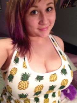 bootyloverman:  misspennyprimetime:  Pineapples and boobs     Cute and Canadian? I love this country!