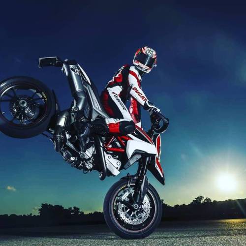 Ducati Hypermotard   #ducati #hypermotard #stoppie #stunt #streetbike #motorcycle #motorbike #bikes 