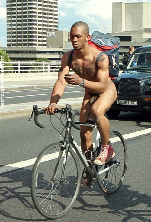 malebicyclefun:  Nude cyclists