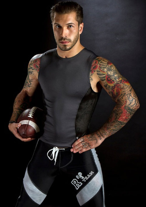 prestidigitasn:  Alex Minsky Home Page   |    Male Models Tags    |   Archives