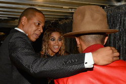 escapedgoat:   Jay Z thanking the friendly