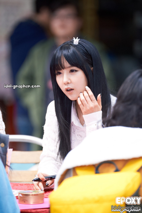 visualglow:03/16 Hyun Young fantaken Set 2 @ Busan Fan sign by EPOXY