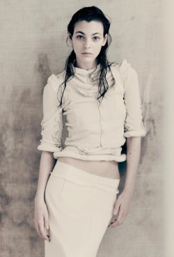 leah-cultice:Vittoria Ceretti by Paolo Roversi