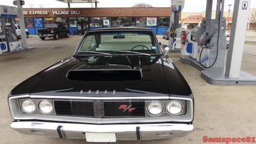 hotrodzandpinups:  jacdurac:  1967 Dodge Coronet R/T 528 HEMI.    35000 HRP Fan - Thank you!!!  
