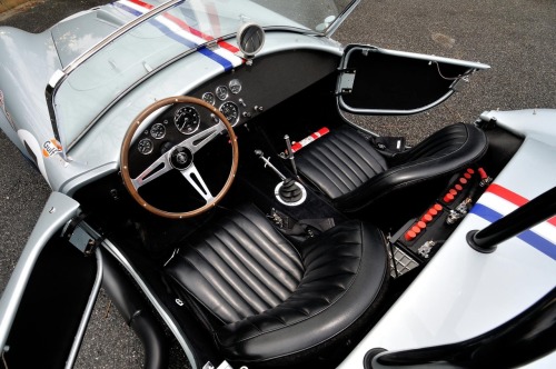 hotrodzandpinups:  For reals peeps orig 427 race 