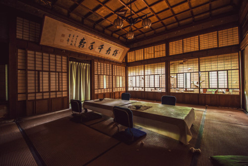 Abandoned Mansion - B森の廃洋館,日本