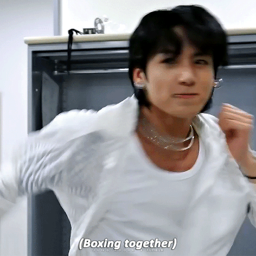 Taehyung Came To Support Jungkook
