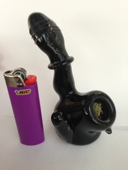 mystonerlife:  Massive Stoner goodie give away!  RULES: 18+ (I don’t wanna get in trouble with your parents) Must be following me! www.MyStonerLife.tumblr.com REBLOGS ONLY Likes do NOT count YES. That bowl will be sent in the black pipe.   There will