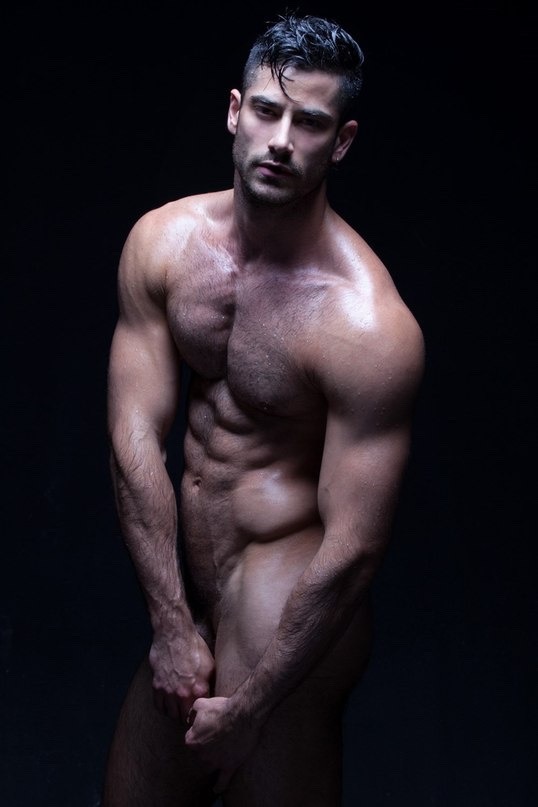 tabloidheat101:  Jonathan G 