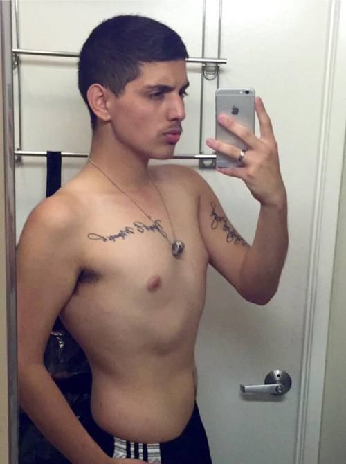 betosgaylatinmenfan:  Thanks Jose for the hot photos!  Very hot.  Please send more.Check him out and hit him up at:IG: joelouisxv https://www.facebook.com/jose.l.duran.35Please send your pics to:Por favor manda tus fotos a:      Betomartinez2008@gmail.com