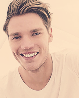 wintarsfell:  endless list of flawless people → Dominic Sherwood 