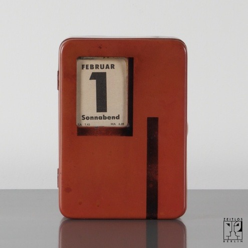 Marianne Brandt, Spardose mit Kalender für Ruppel-Werke, Bauhaus, 1932. Moneybox with calendar.
