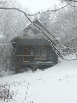 vanderbeer:  Secret snow cabin on We Heart