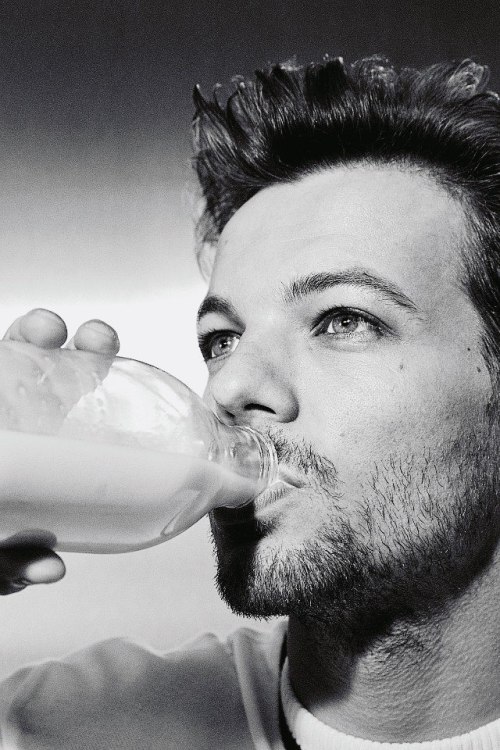 ★ ·.·´¯`·.·★ [ Louis Tomlinson ] ★·.·´&ma
