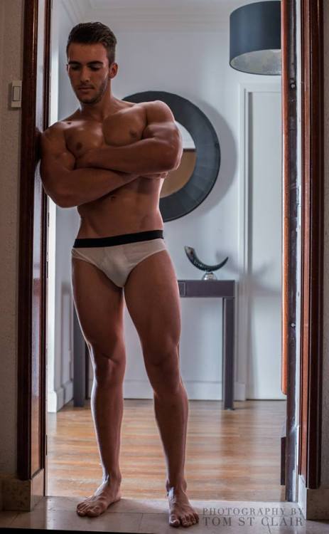 hunkopedia:    Follow Hunk’o’pedia for more hot guys! | Follow my personal blog   
