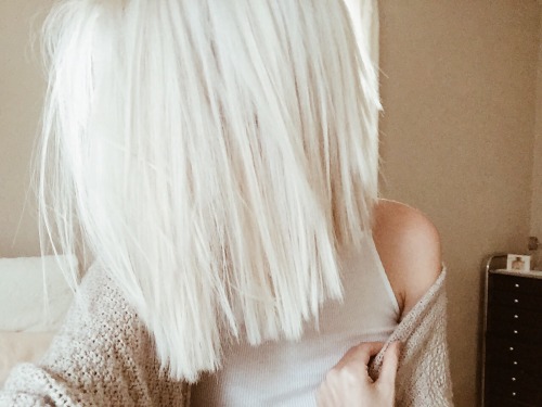blissfulchapters: It happened guys. I chopped my hair.