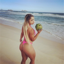 thickazzgurlz:Thickazzgurlz