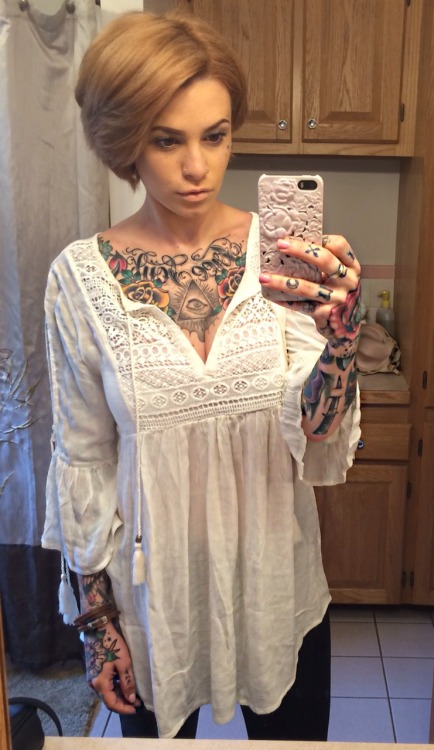 xmisshorrorx:  Haven’t posted a selfie in a bit. 