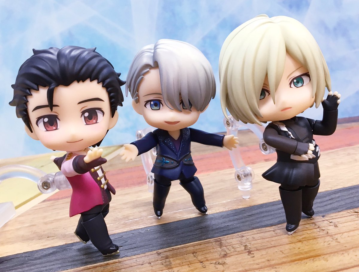 @goodsmilecompany shared a “costume swap” of the Viktor/Yuuri/Yuri Nendoroids,