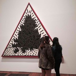catchygarbagepop:  my friends and I admiring Keith Haring’s work tonight at the De Young 