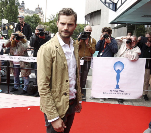 Jamie attends to Anthropoid press conference et KVIFF in Czech Republic Source jamie-dornan