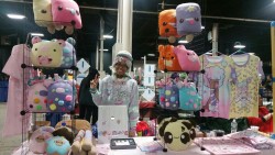 fluffsugarcafe:  I’m here at Anime Fan Fest so stop by the Fluff Sugar Cafe table! c: