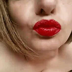 brujitalove:  Kisses 