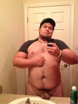 chubpornlover:theaterbear:  cutie   ñam ñam ñam