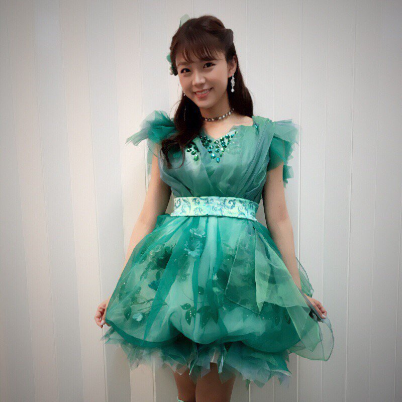 deraderadera:  Mimorin green outfit for her Anisong Stage in AFATH 2016 