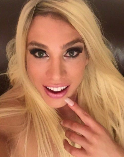 shemale-riviera: vanjatv:Bárbara Potentíssima Bárbara Potentíssima aka Bárbara Alves