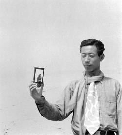 shihlun:Shoji Ueda, Portrait on a Sand Dune,