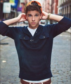 party-tildawn:  Sean O’Donnell everyone.