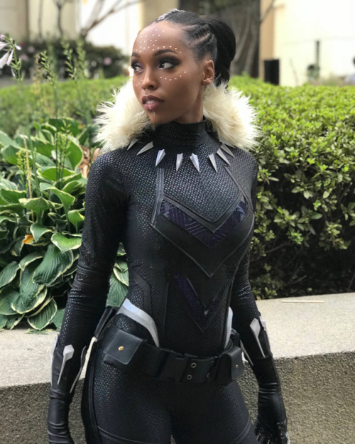 arorea: sirfrogsworth:  The Black Panthress! Cosplayer CutiePieSensei thought it would be neat 