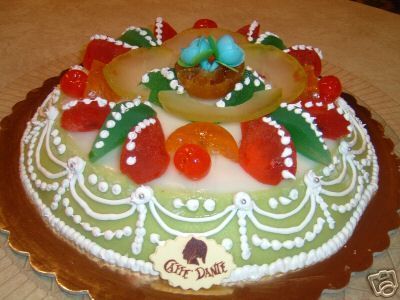 ferribotti:  La cassata ha una sua filosofia di vita, come il bushido o lo zen. Si basa innanzitutto su tre rapporti fondamentali: Fragilità, Equilibrio, Creazione.La Fragilità è insita nei prodotti che si usano, la ricotta ad esempio è qualcosa di