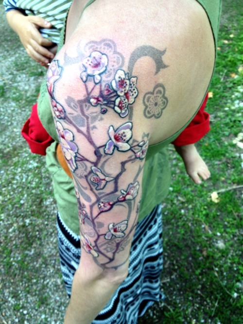 daemonrowanchilde: Daemonic Japanese cherry blossoms: memorial tattoo to my client’s infant daughter