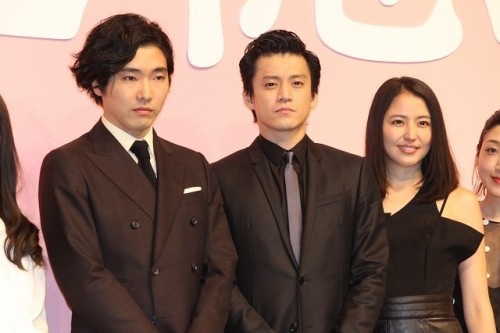 cris01-ogr: Tsuioku preview was held in Tokyo today with Oguri Shun and the all cast and staff.