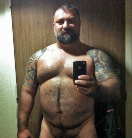 fhabhotdamncobs:  thickbear475:  Just a few Bears and Dads I have been hanging onto  ♂♂