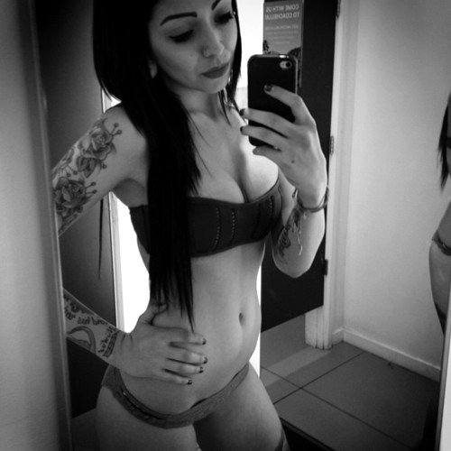 nude-mirror-reflection-photos:  