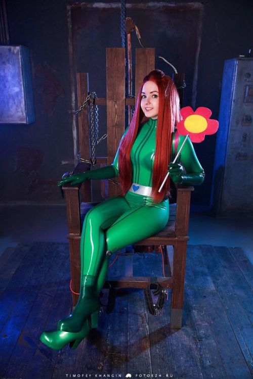 hexthings:‘Totally Spies’ Cosplay… in Rubber…