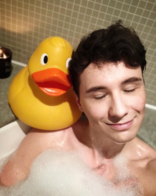 danielhowell:having a romantic bath with this special guy