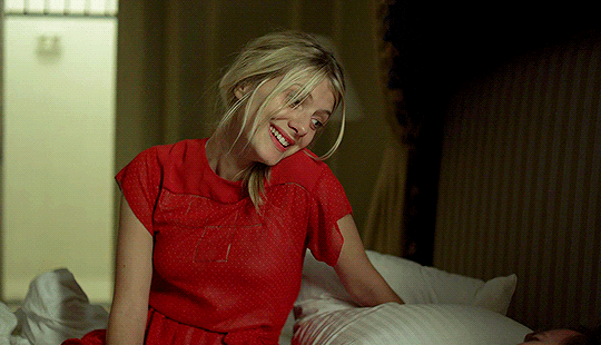 xavierdalon:“Why are you at a party if you’re sad?”— Beginners (2010) dir.
