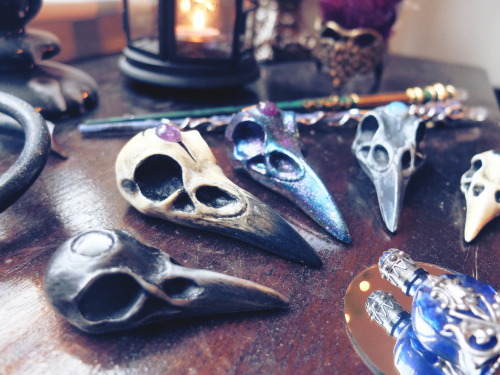 ravncreates: Handmade skulls and wands with gems (x)